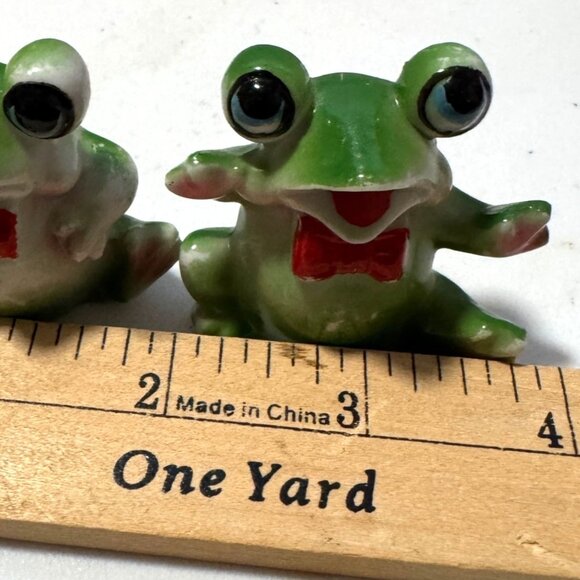 Vintage Lucky Frogs Salt Pepper Shakers Stoppers Green Kitschy 1950s Japan RARE - Picture 11 of 11